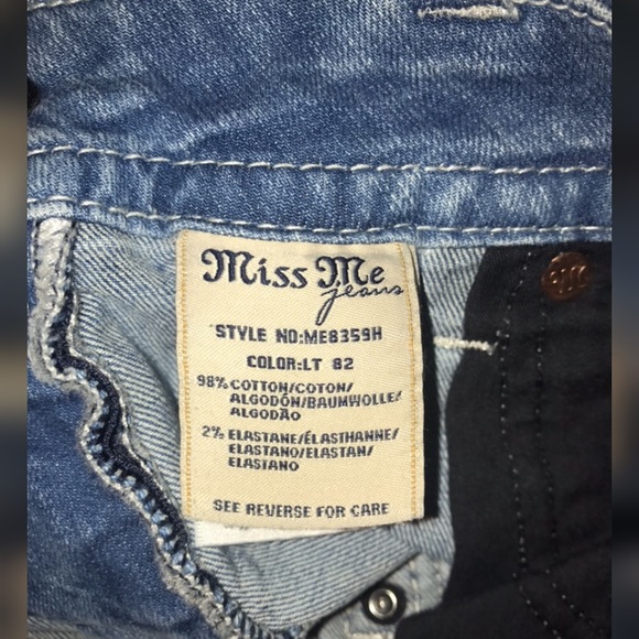 Miss Me Distressed Jean Shorts | Size 28 |  Bling - Picture 8 of 8